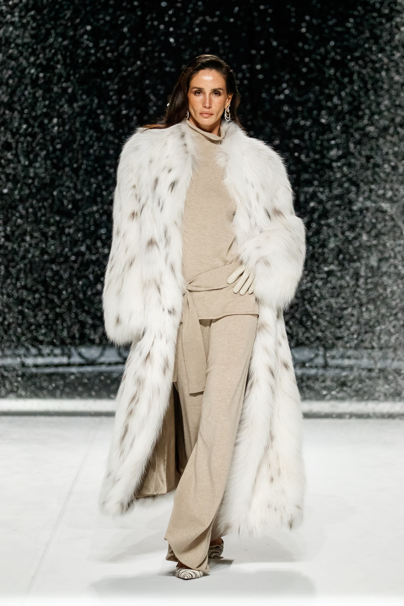    TSUM Fashion Show, ЦУМ показ, Малый театр, Юка Вижгородская, артистка VAIMP