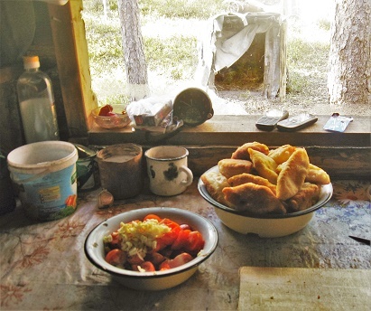 Фотографии Татьяны Немшановой. В таёжном зимовье. Осень таёжная Крайнего Севера Западной Сибири ХМАО Югра. Еда таёжная. Таёжная жизнь. 