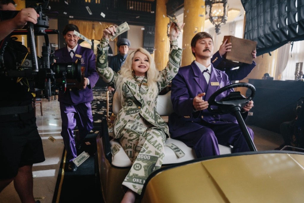    Фото © Пресс-служба «ТНТ» / Лариса Долина «Невероятные приключения Шурика»