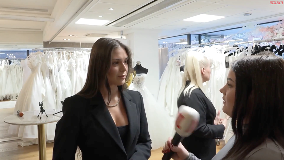 Автор: Iltalehti. Сара Джафце, лишённая титула "Мисс Финляндия". Снимок с видео.