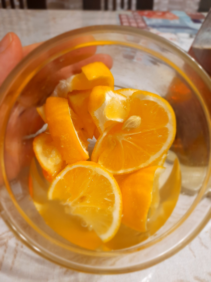 Совместно с лимоном применялась черная смородина, клюква, облепиха и таблетированный витамин С