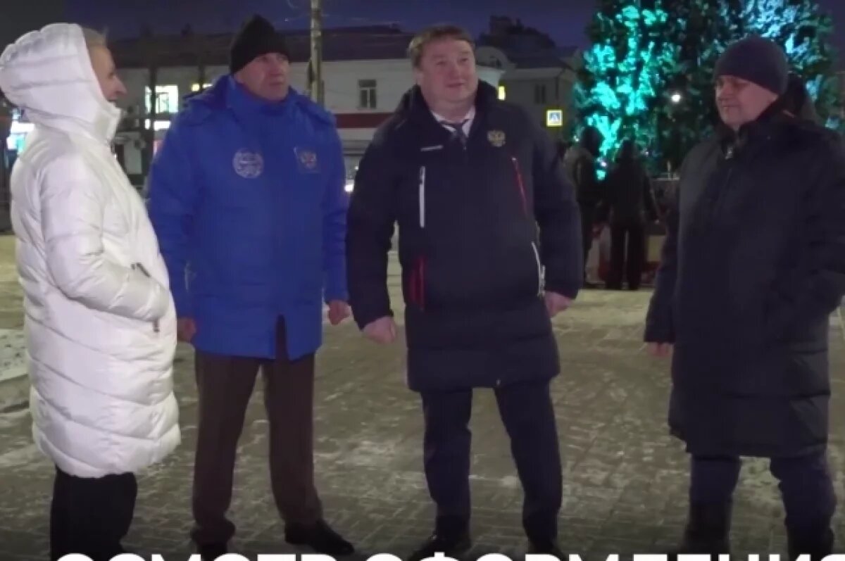    Глава Ульяновска проверил, как город украшают к Новому году