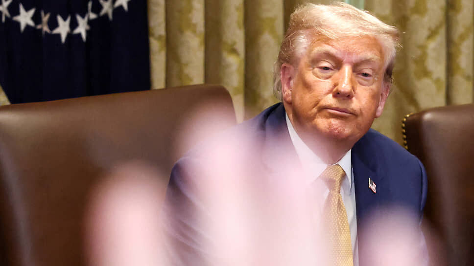 То, что европейские лидеры записали в своем совместном заявлении в Берлине, по сути, стопорит большинство ключевых идей первоначального мирного плана президента США Дональда Трампа.📷Фото: Kevin Lamarque / Reuters