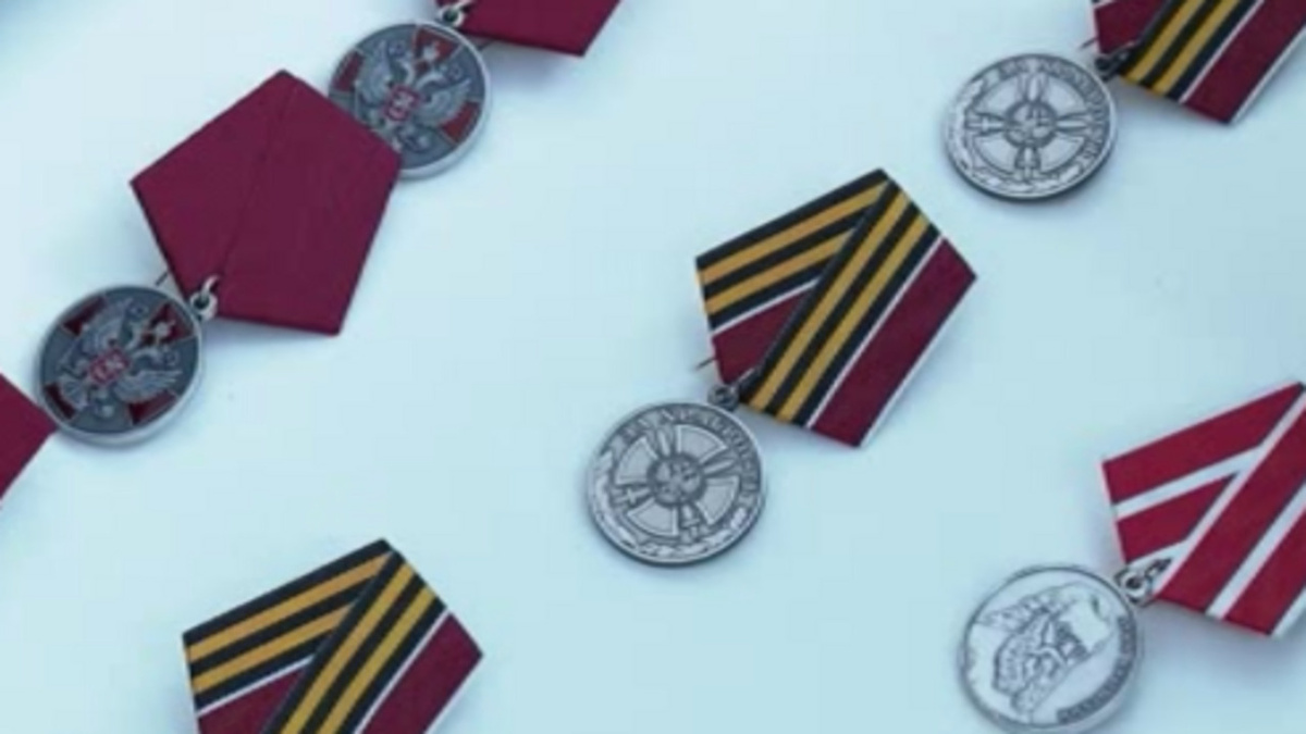    Президент России Владимир Путин отметил курян, проявивших себя во время вторжения ВСУ в Курскую область