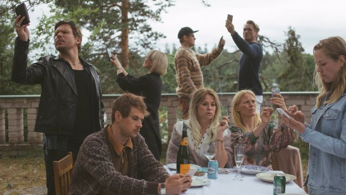 Игры, в которые играют люди (2020), фильм