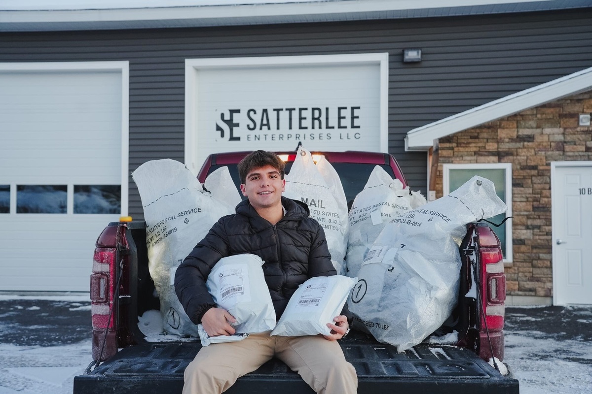     18-летний американец зарабатывает $300 тысяч в месяц на 3D-печати держателей