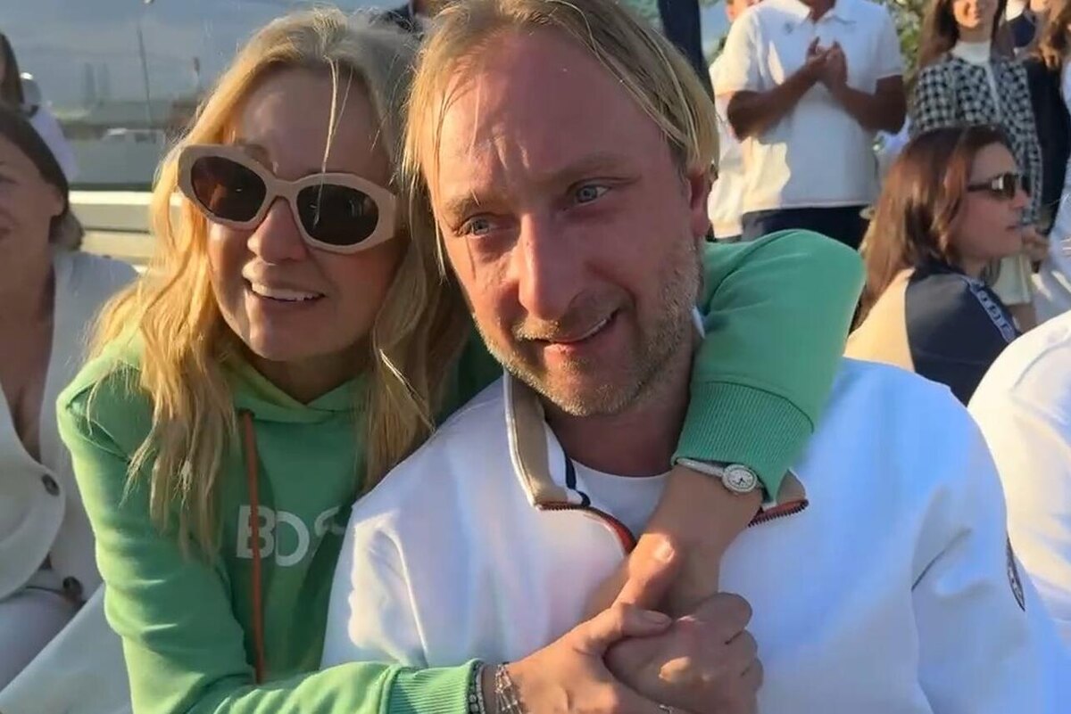    Яна Рудковская и Евгений Плющенко Социальные сети