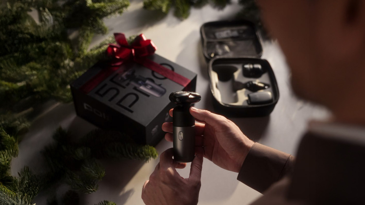 Электробритва Polaris PMR 0714RC Ultimate shave 5D PRO — работает от сети и от аккумулятора.