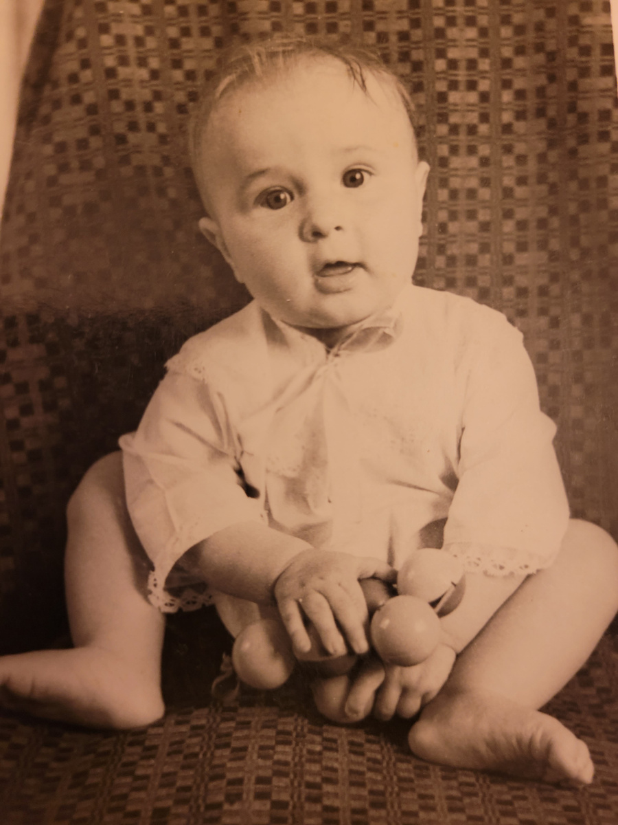 Это я. Назвали меня в честь бабушки, которую я никогда не видела, говорят, я на неё похожа.