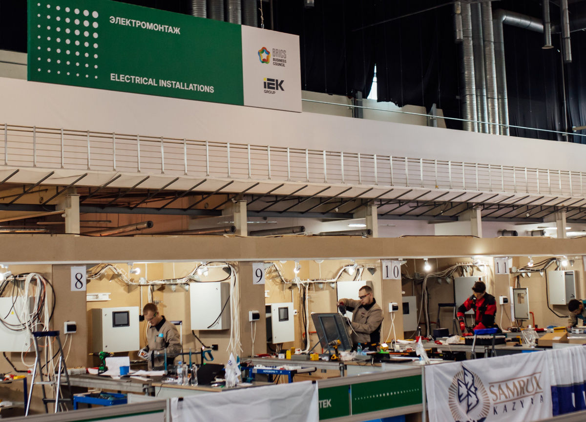 IEK GROUP и чемпионат «Хайтек»: развитие профессии электромонтажника