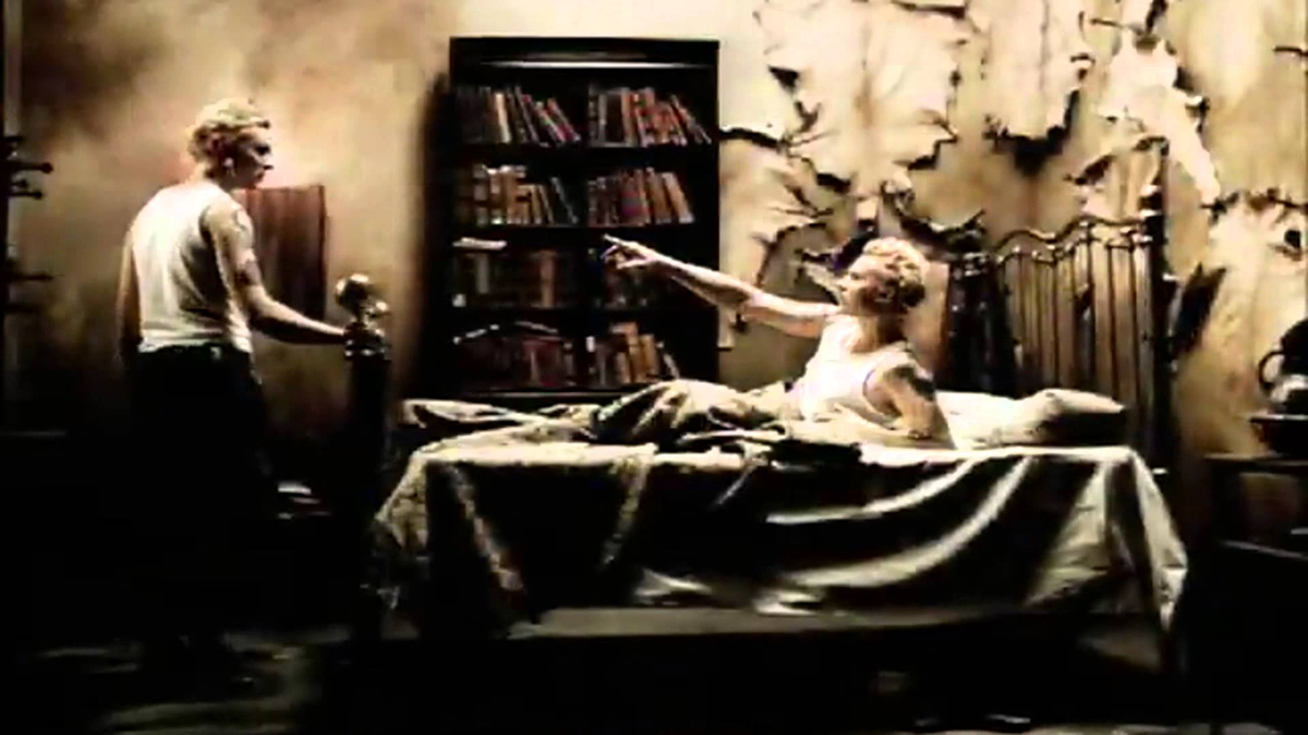 Сцена из клипа