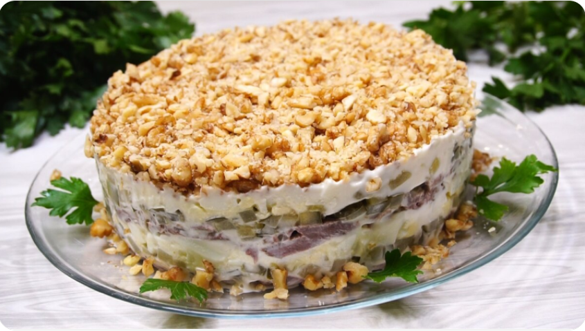 Салат "Принц". Ингредиентов мало, но от салата не оторваться...