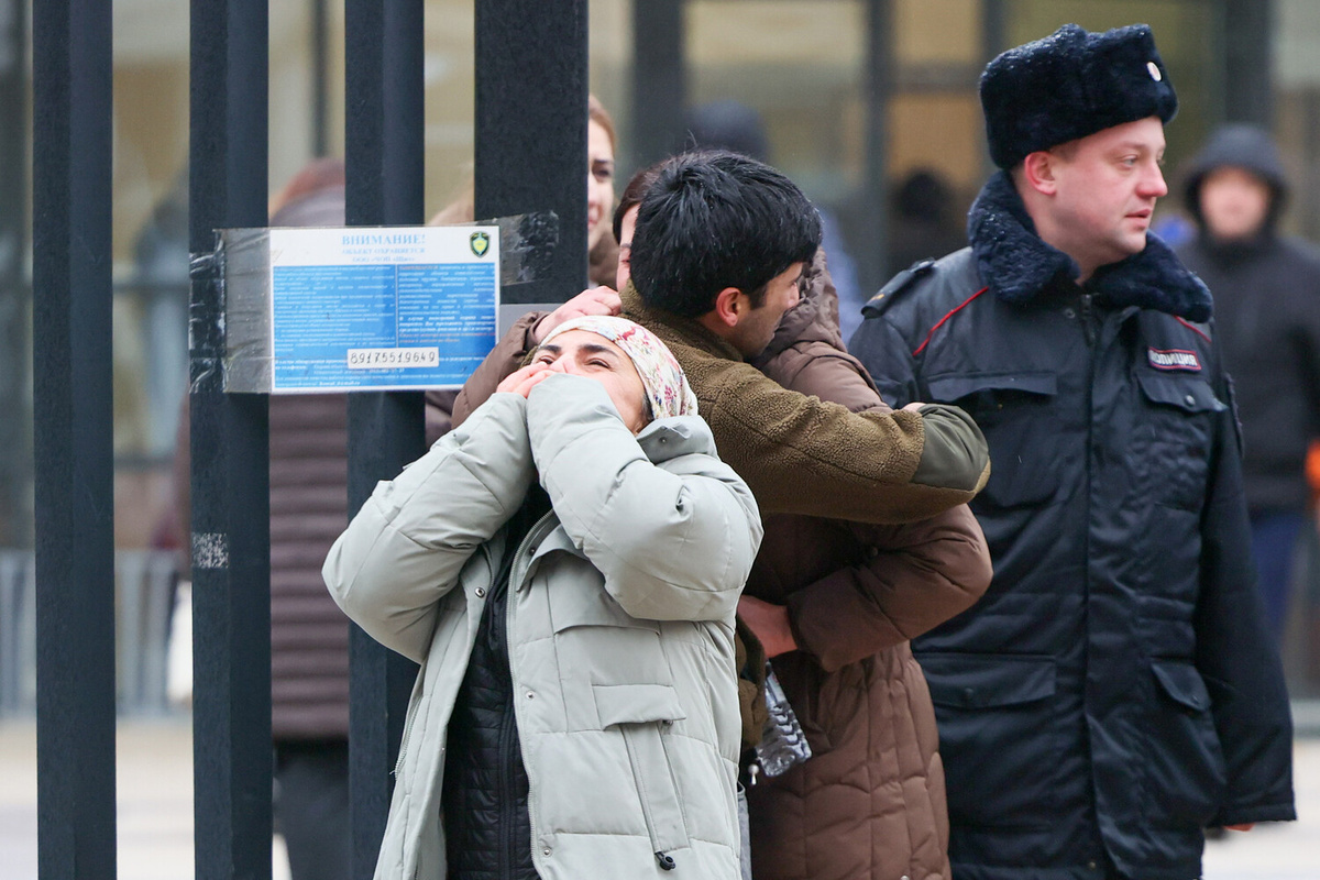 Обстановка возле Успенской школы в поселке Горки-2 Московской области, 16 декабря 2025 года  