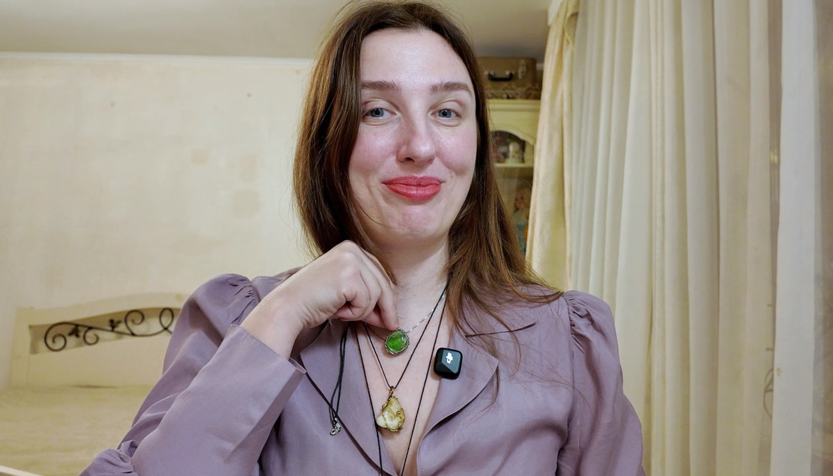 Стоп-кадр из видео. Несколько примеров из жизни о силе минералов рассказываю в видео с распаковкой Самоцветов Юга России. Видео прикрепляю внизу статьи.