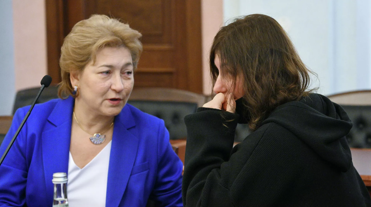 Адвокат Свириденко и Полина Лурье. © РИА Новости / Кирилл Зыков