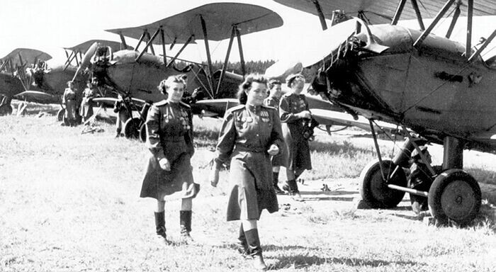 На У-2 порой работали женские экипажи