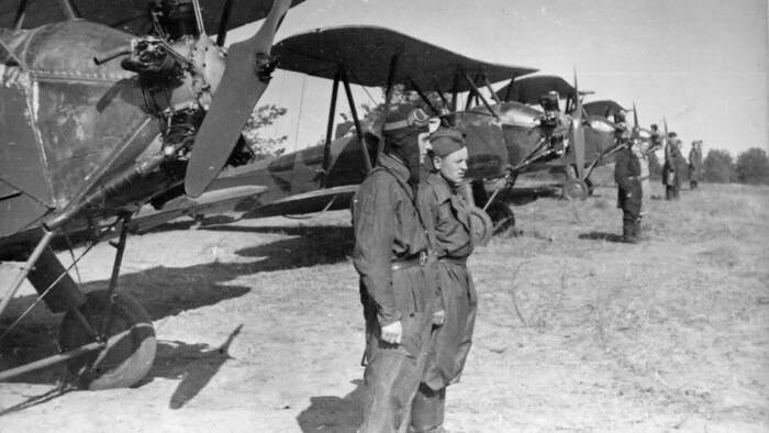 Ряд самолетов У-2 для обучения летчиков