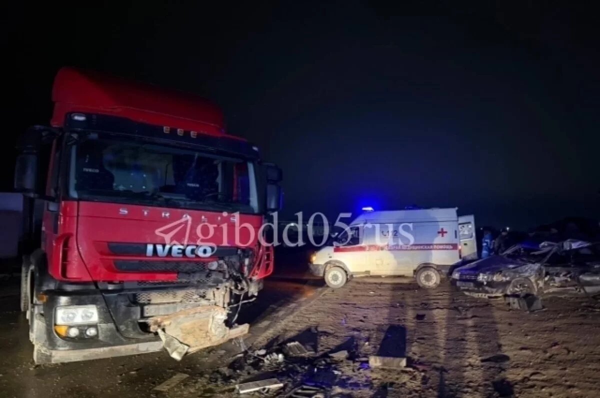    В Дагестане 25-летний водитель легковушки погиб в ДТП с грузовиком