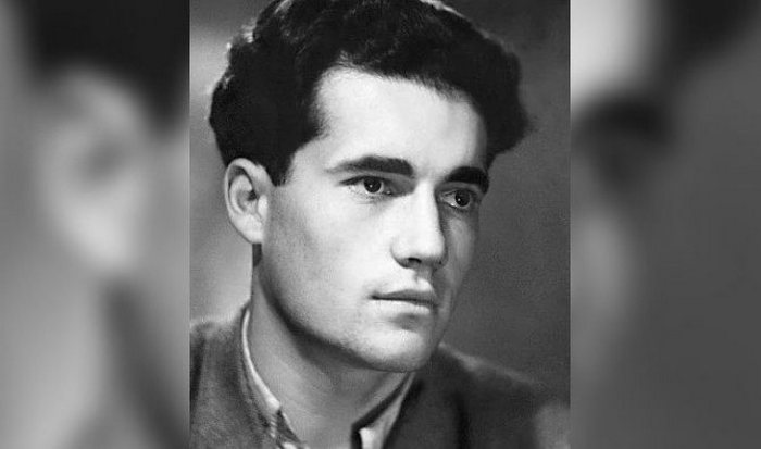 Молодой Рязанов