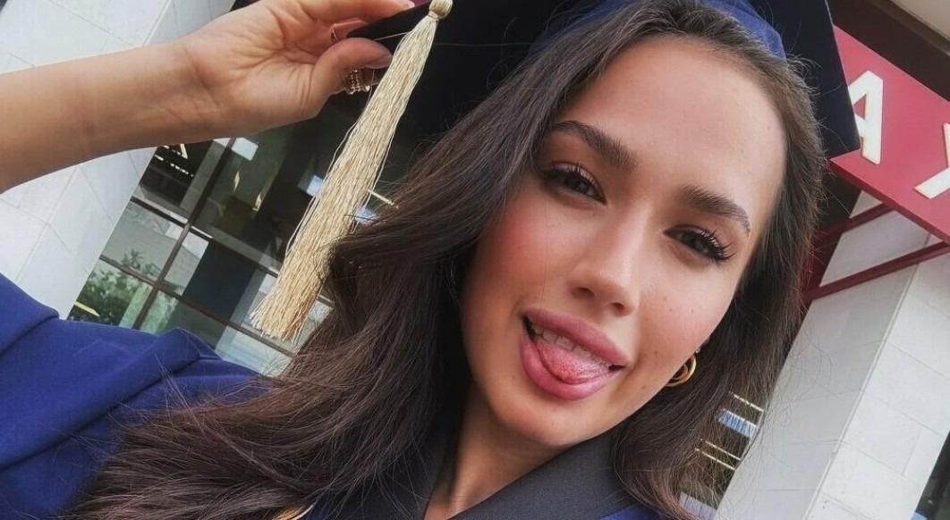 Давайте разберёмся, как олимпийская чемпионка из любимой всеми девочки превращается в настоящего тролля медиа-пространства.
