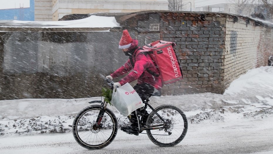    Нехватка курьеров в праздничный сезон особенно обостряется Автор фото: Сергей Ермохин/"ДП"