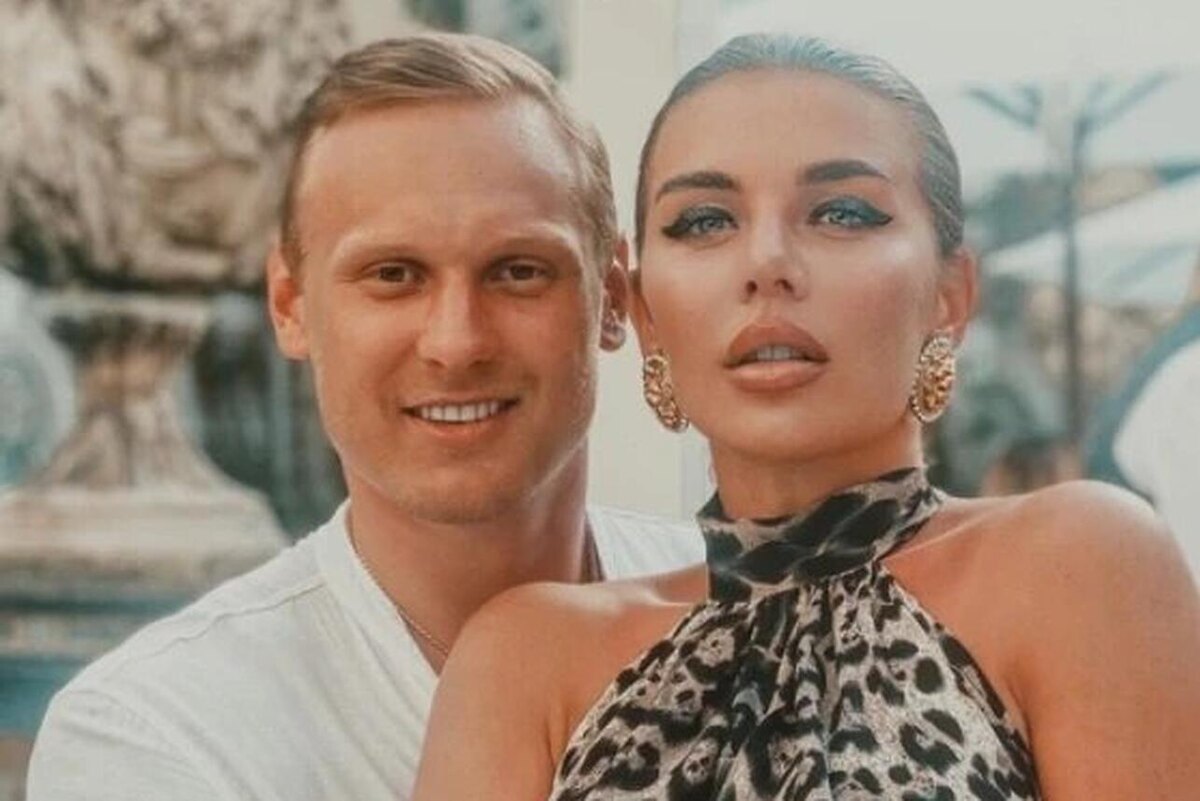    Анна Седокова и Янис Тимма Социальные сети