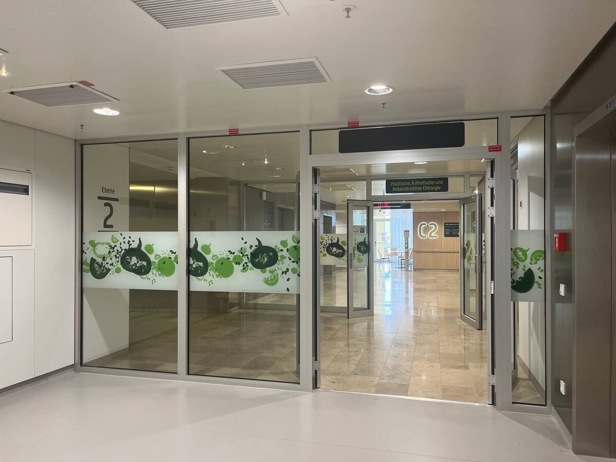 Этаж моего отделения (это вам не платная клиника в России :) )