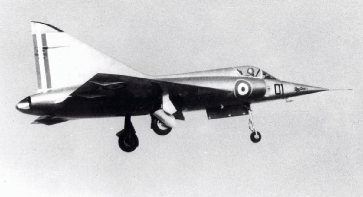 испытания начались с двух турбореактивных двигателей Viper британского происхождения. Снимок Dassault Aviation