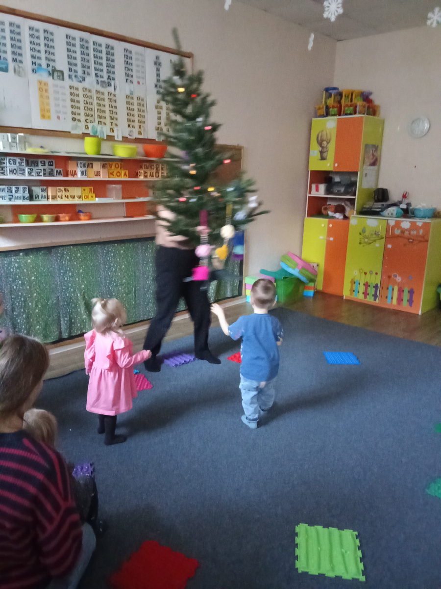 Украшали ёлку 