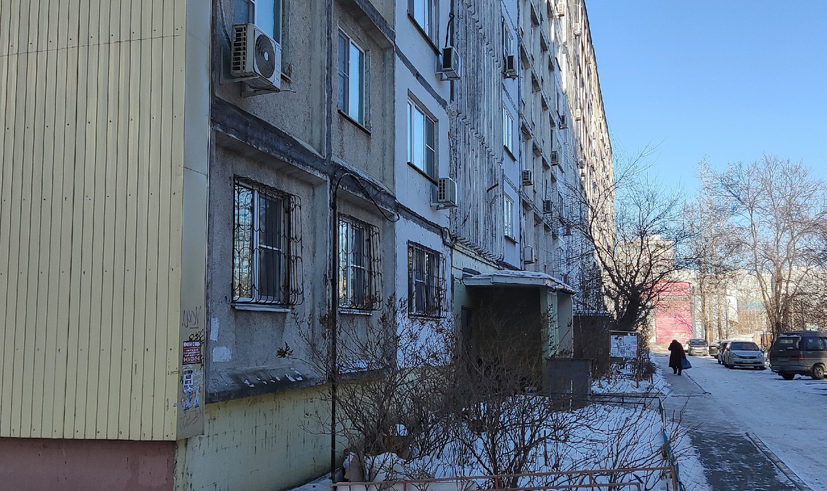 Панельный дом в Индустриальном районе Хабаровска