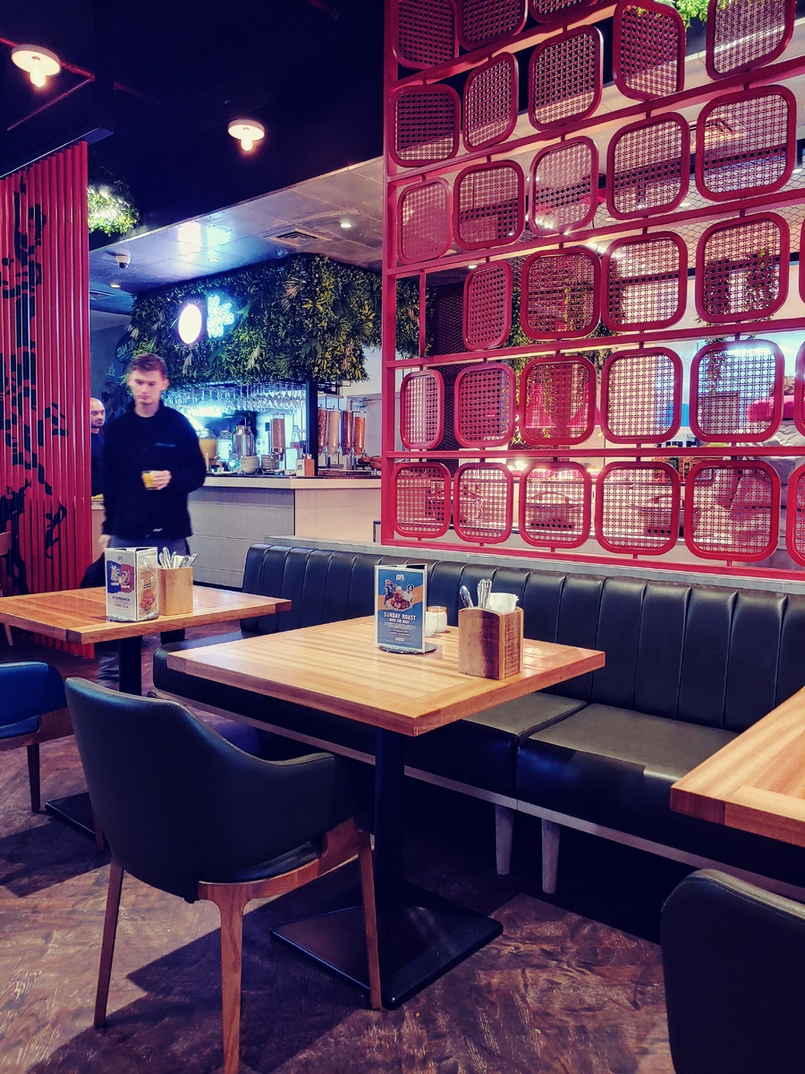 Ресторан отеля (листайте)