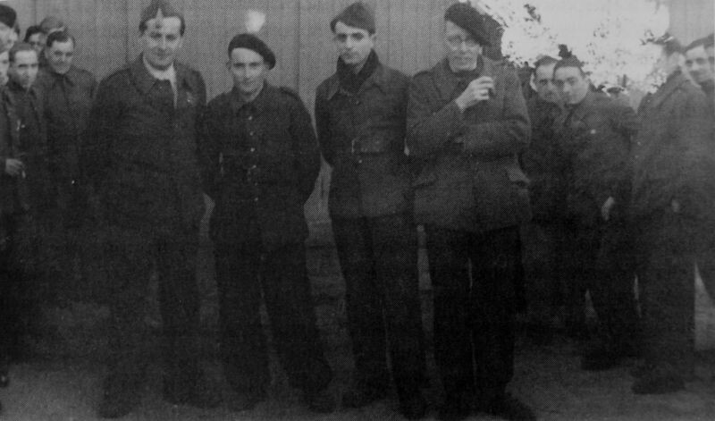 Бельгийские и французские военнопленные, работающие на заводе «Фольксваген». 