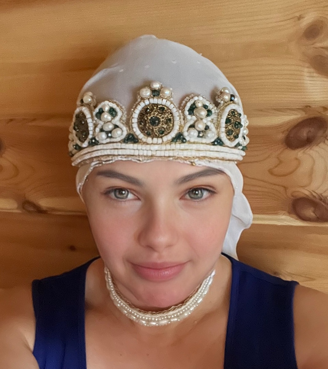 Фото, лицо модели, сгенероровано с помощью ИИ.