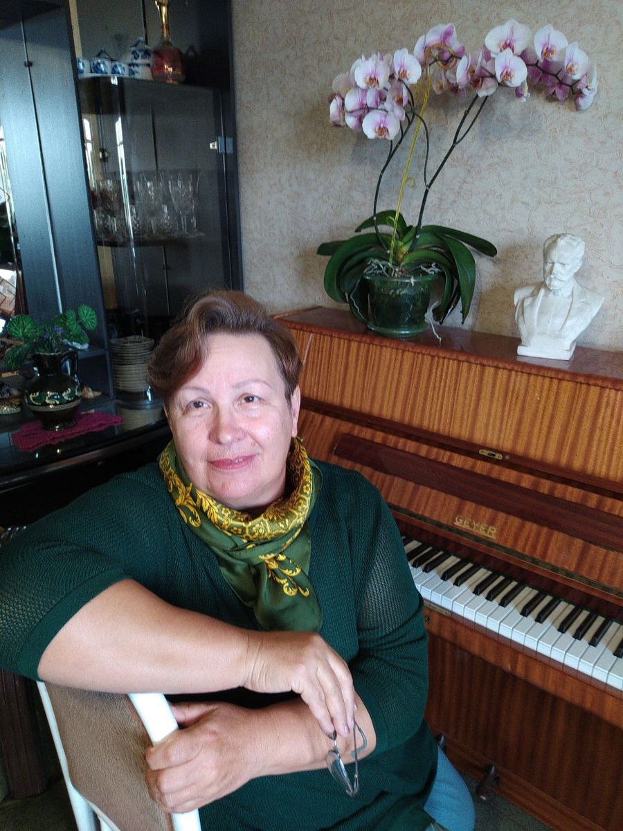 Руководитель клуба «Прямой эфир» Елена Саломатова: «Каждый исполнитель находит в этом жанре что-то свое, вкладывает в него частицу души, делится со слушателем своей историей».