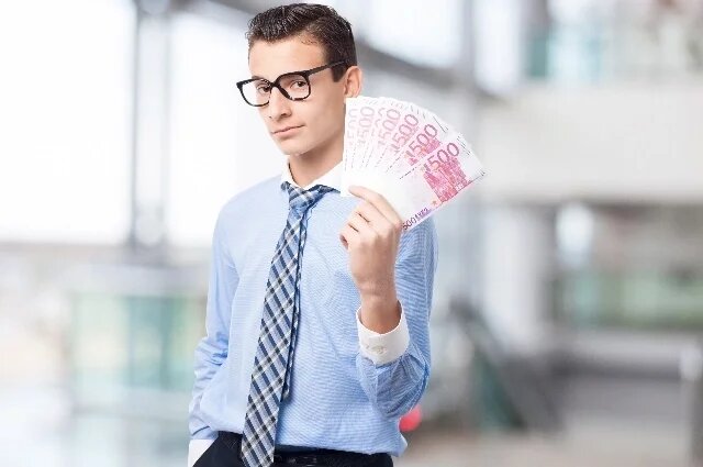    Сколько стоят доллар, евро и юань в среду, 17 декабря?