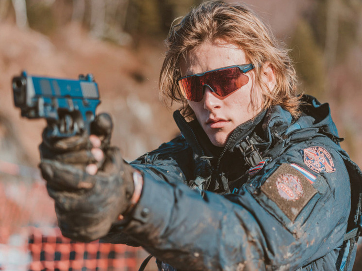     Фото: нейросеть Midjorney v7