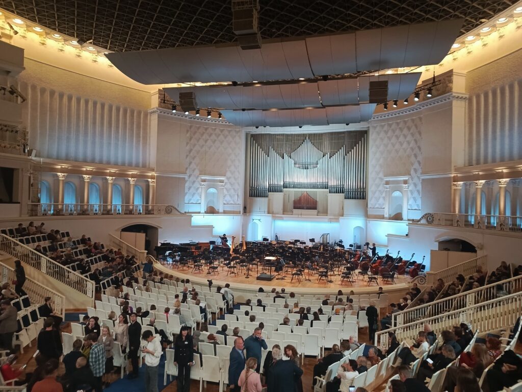 Зал в ожидании концерта  📷
