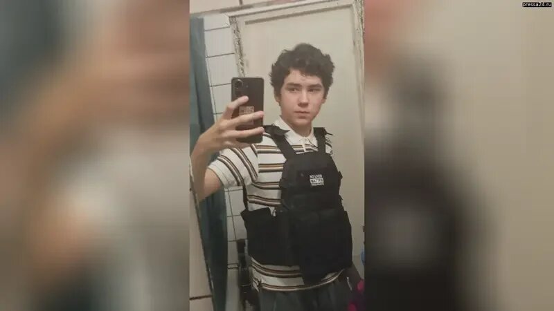 15 летний убийца, который ворвался в эту шолу.