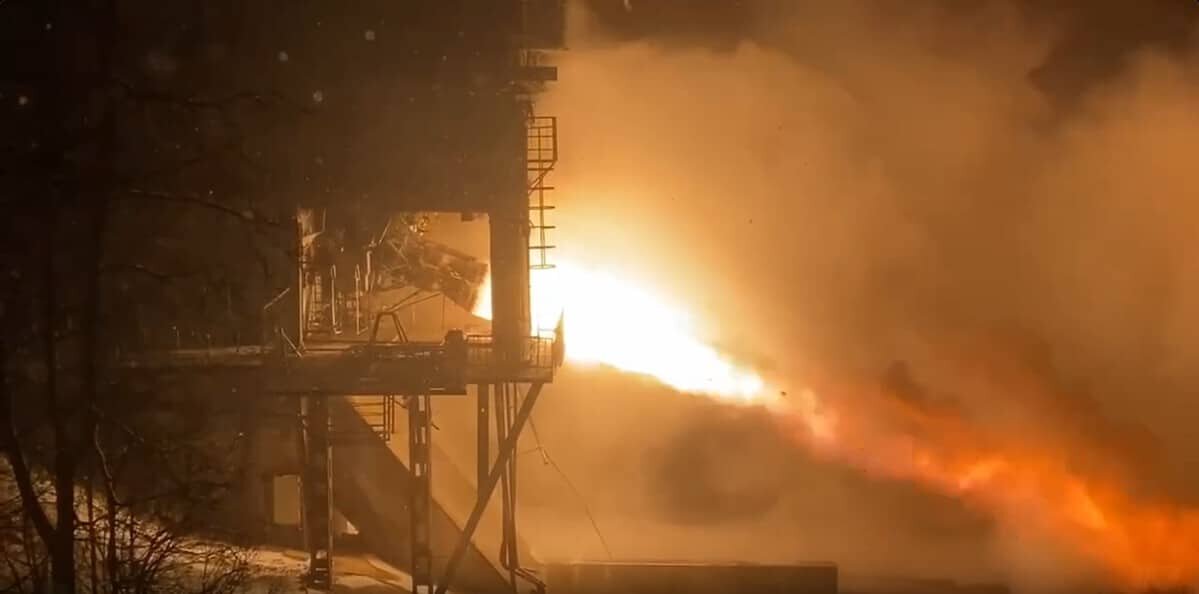    Двигатели для «Союза» в работе на испытательном стенде / © «Ростех»