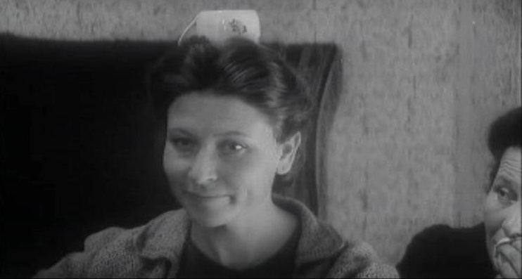 В фильме «20 дней без войны» (1977) актриса исполнила набольшую, но яркую и острохарактерную роль