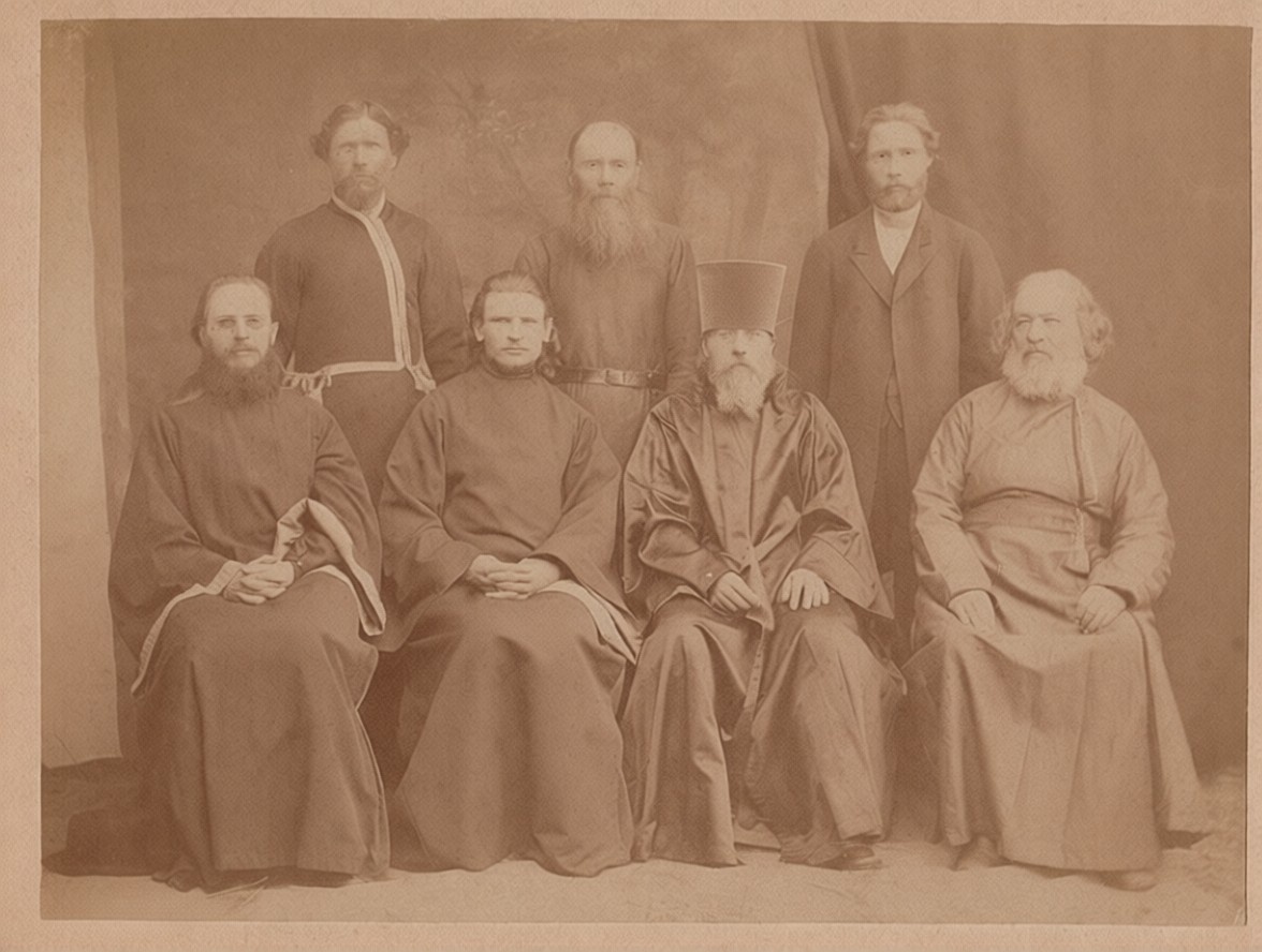 Причт неизвестной церкви. Фото взято из Интернета для иллюстрации.