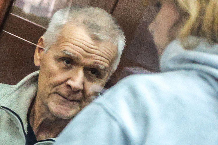    Адвокат указал, что Ханбиков никогда в Москве не проживал, тут у него нет никакой недвижимости, а под домашним арестом он находится в съемной квартире, на что требуются значительные финансовые ресурсы.   
Фото: «БИЗНЕС Online»