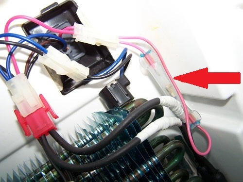 Предохранитель вбытовом холодильнике с системой No Frost