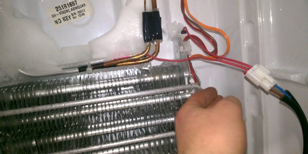 ПРЕДОХРАНИТЕЛЬ В ХОЛОДИЛЬНИКЕ И КАК ЕГО ПРОВЕРИТЬ