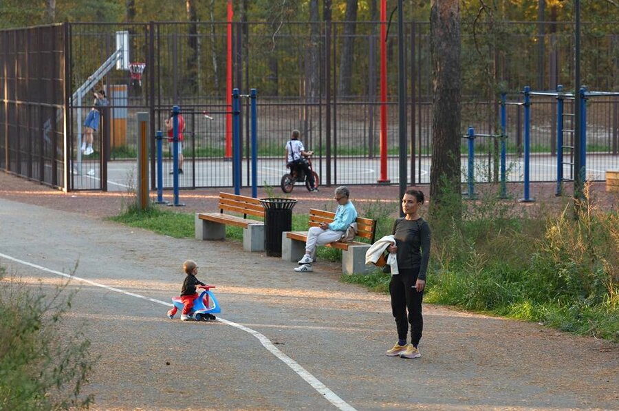    В парке «Молодёжный» теперь есть всё для активного и спокойного отдыха взрослых и маленьких жителей Дзержинска. Фото: Администрация г. Дзержинска