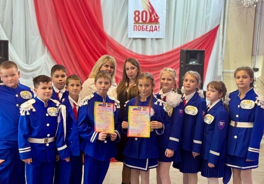    Участники областного смотра отрядов юных инспекторов дорожного движения "Наша газета"