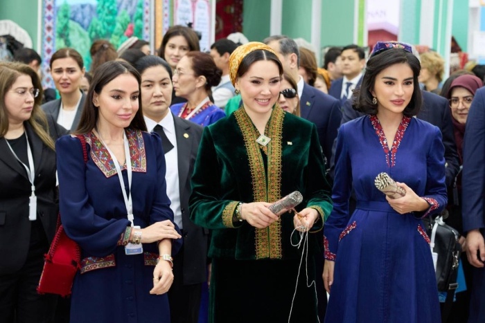    Читайте также: Атабаева, Мерзиёева и Алиева высоко оценили роль женщины в современном обществе.