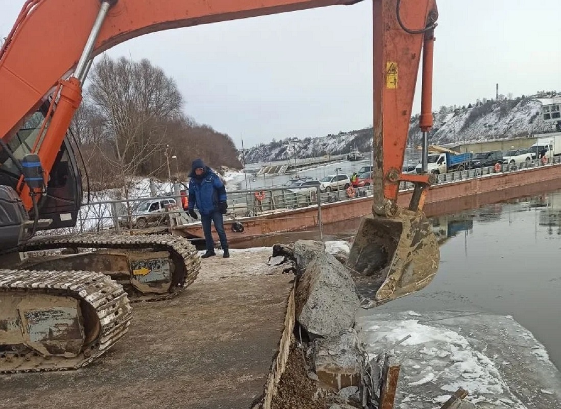    Подрядная организация приступила к демонтажу повреждённых конструкций