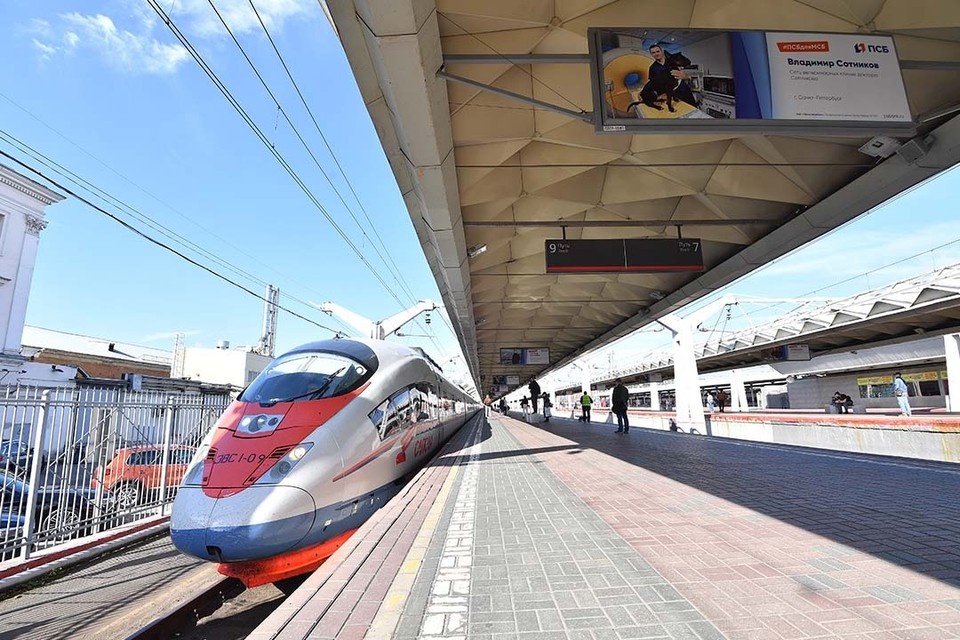    Услугами высокоскоростных поездов воспользовались 68,3 млн пассажиров. Иван МАКЕЕВ