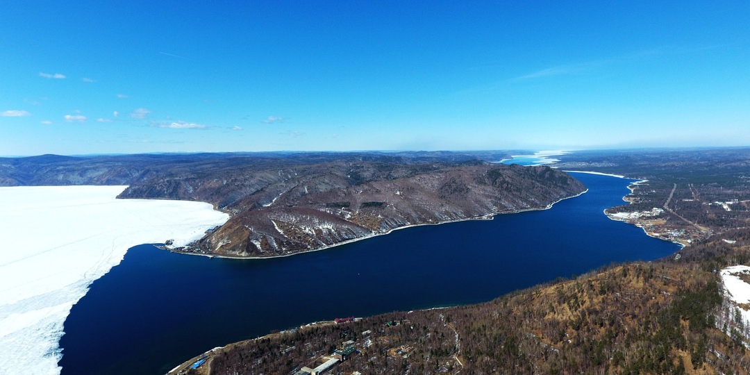 Почему в Байкал впадают сотни рек, а вытекает только одна — Ангара?